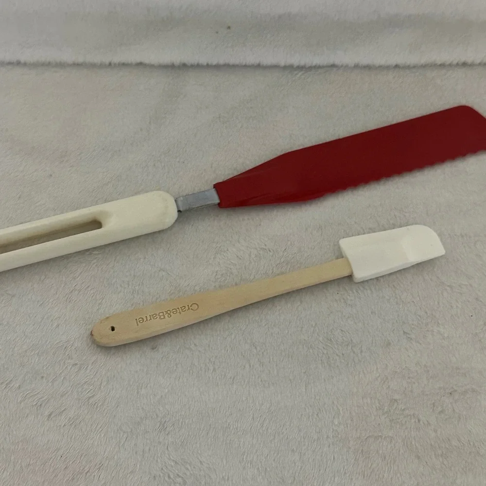 Bonny Serrated Icing Knife‎ Crate & Barrel Spatula Set Red White Vntg Excellent